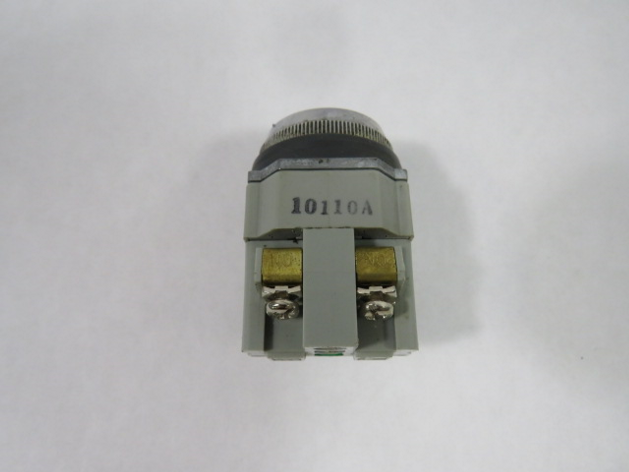 IDEC ABD210N-B Black Push Button 125-300VAC 3-5A 1NO USED