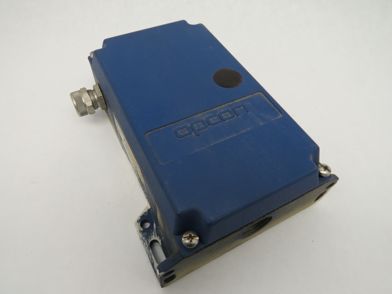 Eaton 8171B-6501 70 Series Photoelectric Sensor 90-132VAC 13VA 50/60Hz. USED