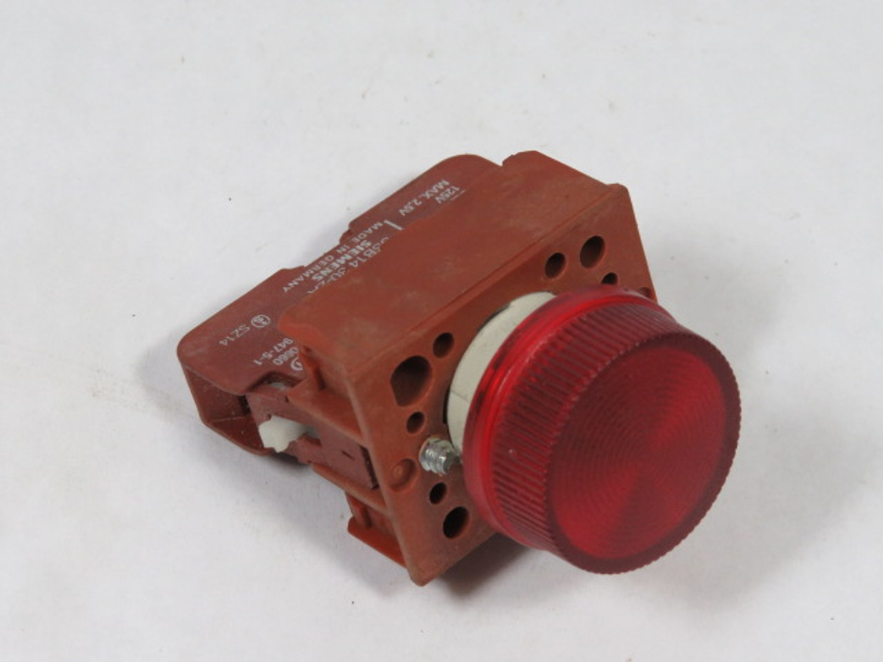 Siemens 3SB1452-6AA20 Pilot Light 250V 1NC Red Lens USED