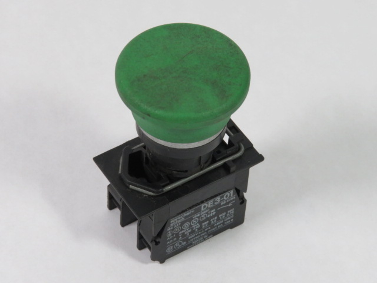 Sprecher + Schuh D7P-MM43PX11 Push Button 1NO 1NC Green Mushroom USED