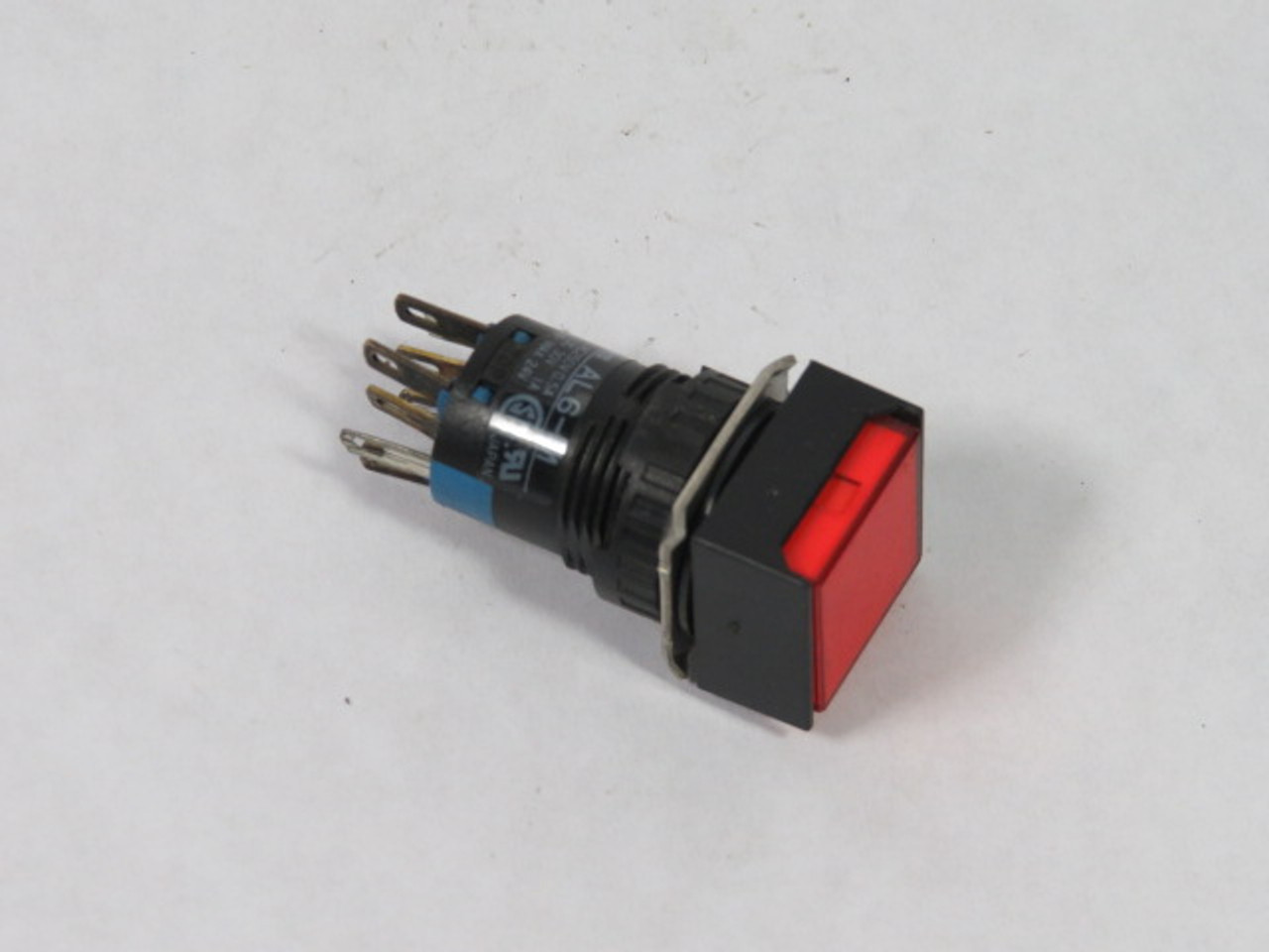 IDEC AL6Q-M14R Push Button 24V 0.5A Red Flush USED