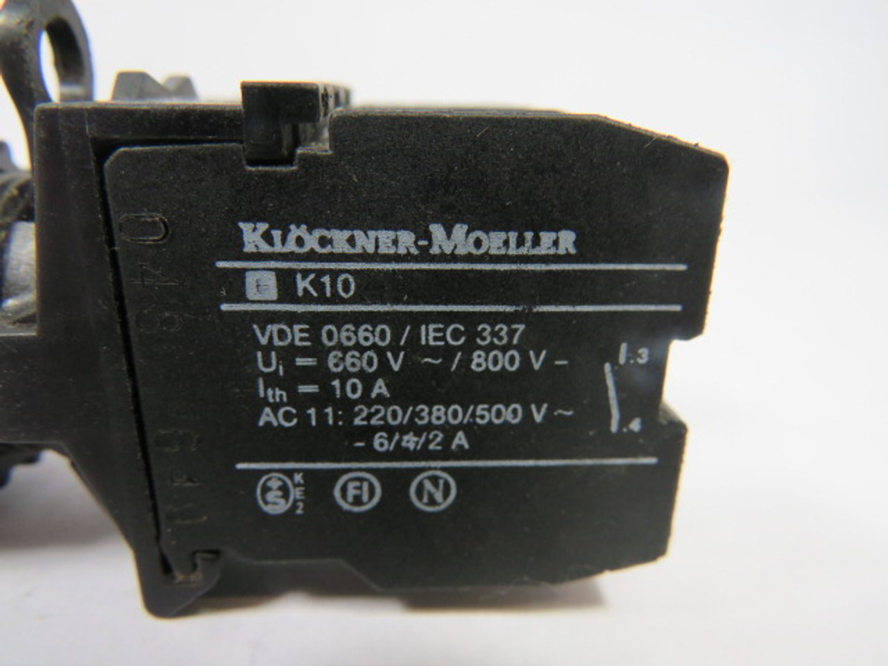 Klockner-Moeller M22-WR3 Selector Switch 3-Pos 2NO Black w/White Arrow USED