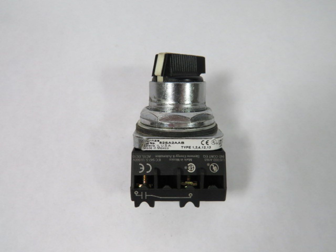 Furnas 52SA2AABK1 Ser F Selector Switch 1NO Touch-safe 2-Pos USED