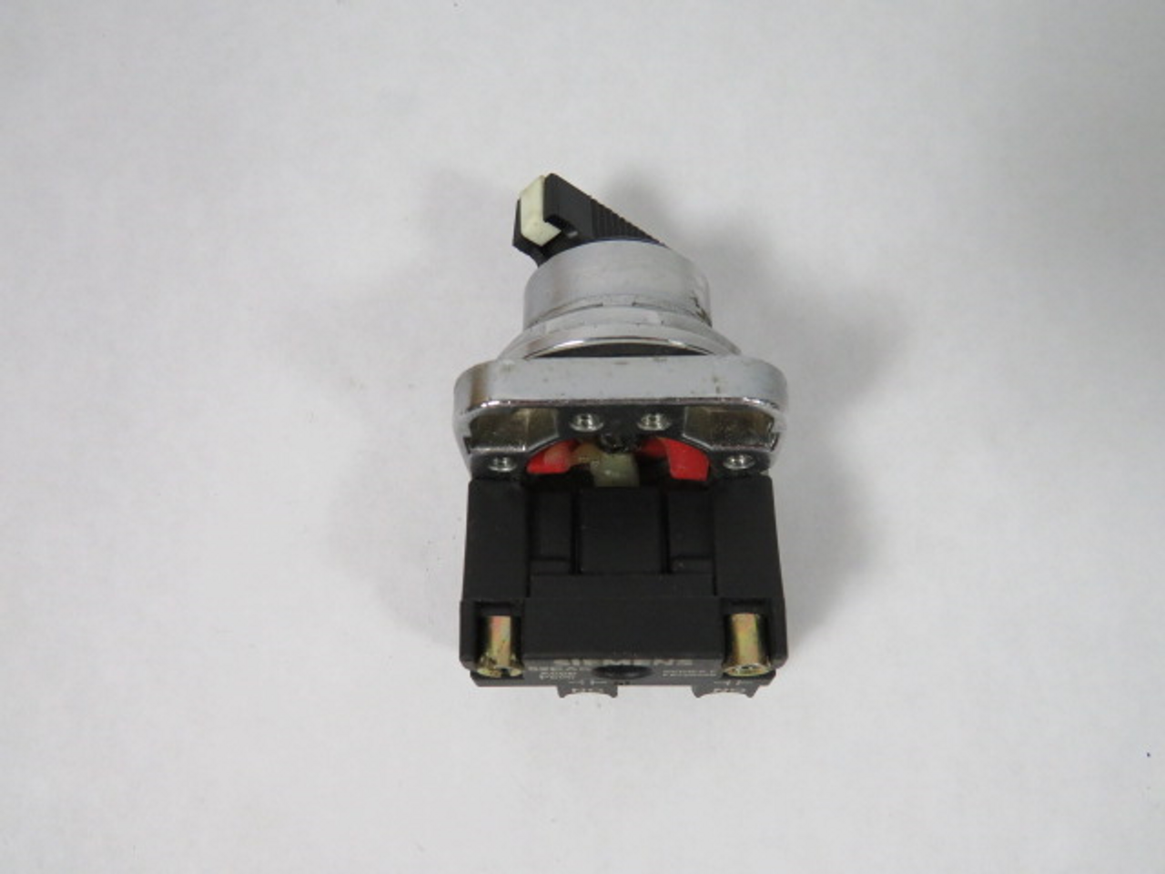 Furnas 52SA2AABK1 Ser F Selector Switch 1NO Touch-safe 2-Pos USED