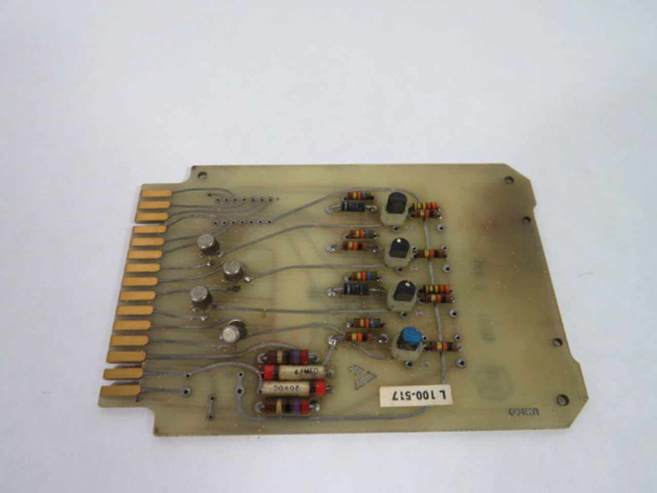 Unico 300-224 L100-517 Circuit Board *Missing Solder Connections* USED