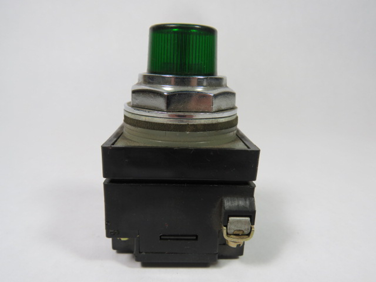 General Electric CR104PXG33 Pilot Light Push-To-Test 240/120V Green USED