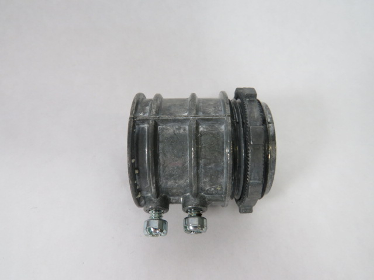 Bridgeport 233-DC2 Zinc EMT Connector 1-1/4" USED