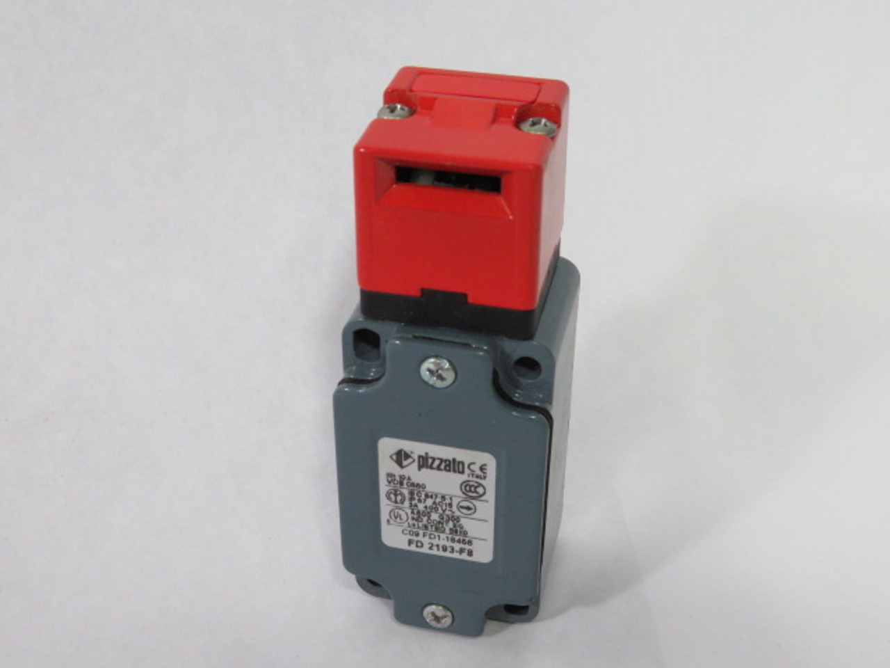 Pizzato FD2193-F8 Security Switch w/o Actuator 3A 400VAC ! NOP !