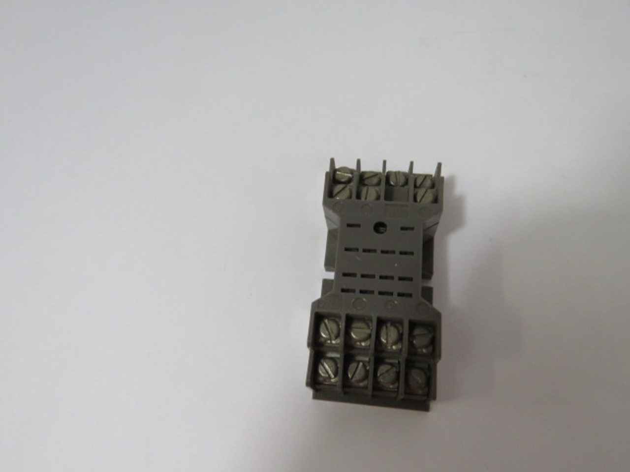 Potter & Brumfield 27E166 Dark Gray Relay Socket 5A 300V 14 Pins USED