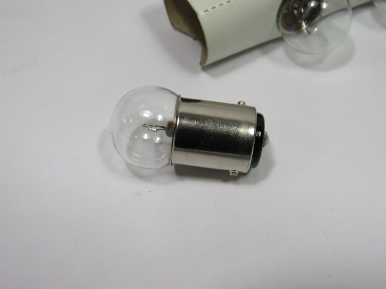 Eiko 82 Miniature Light Bulb Lot of 10 ! NEW !