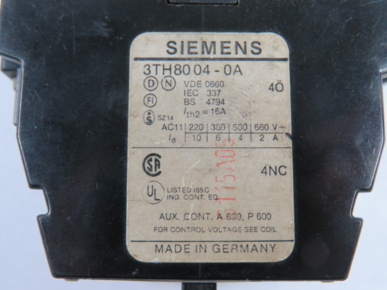 Siemens 3TH8004-0AJ2 Contactor 115V 50/60Hz USED