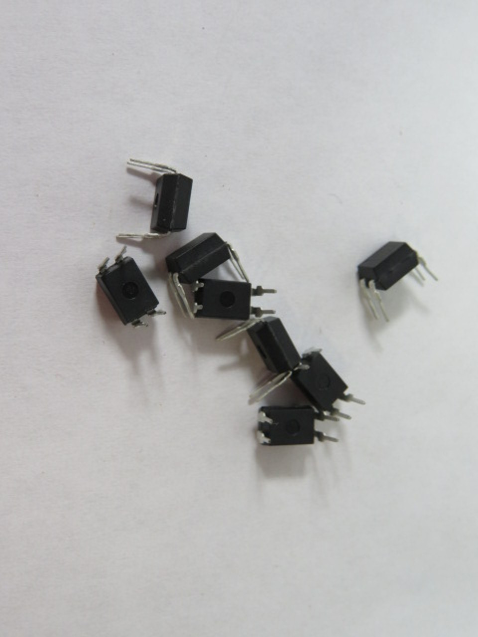 Sharp Transistor Output Optocoupler 1-CH 4-Dip 5000Vrms Lot Of 8 ! NOP !