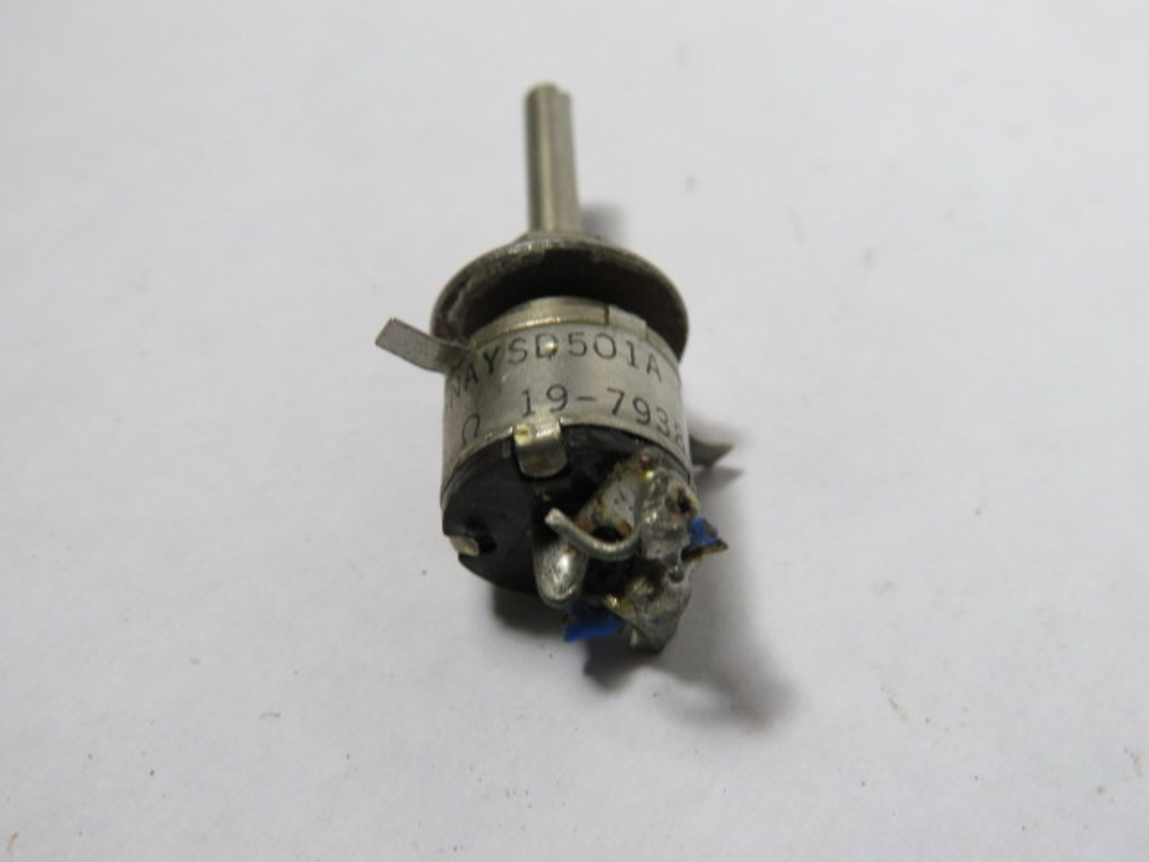 Clarostat RV6NAYSD501A Potentiometer 500 Ohm 1/2W USED