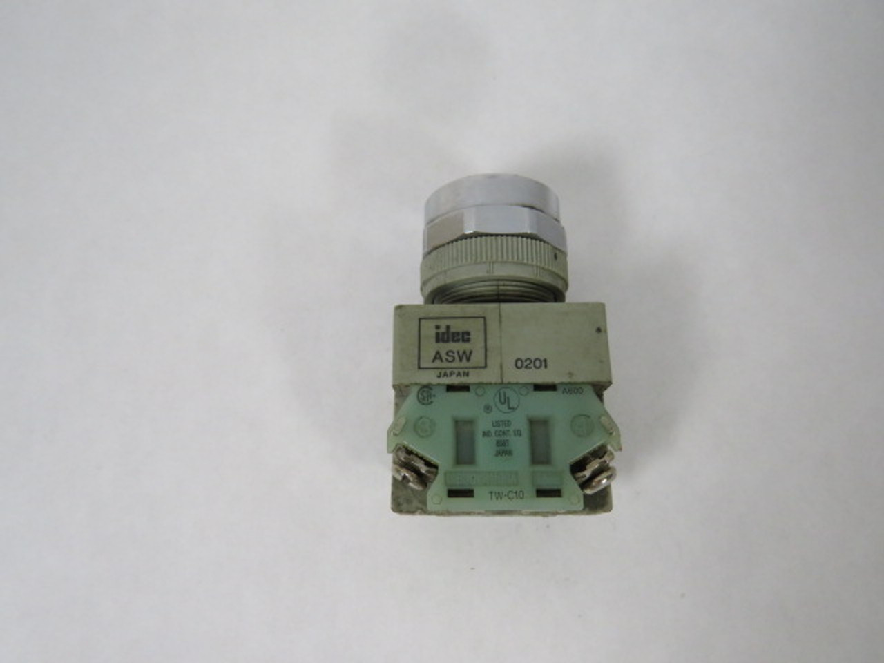 IDEC ASW220 Selector Switch 600V 10A 2NO 2-Position No Operator USED