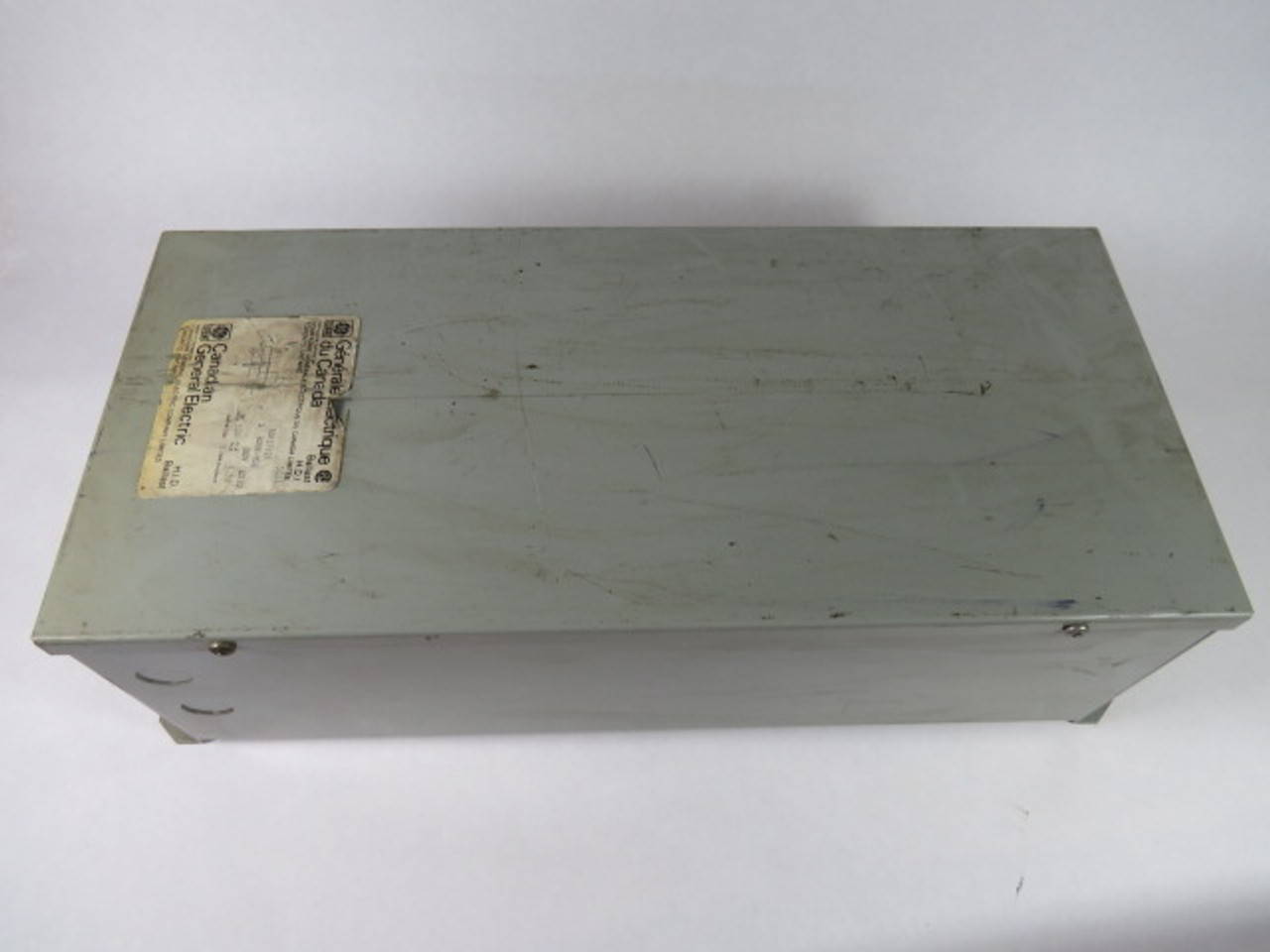 General Electric 18A3792E Enclosed H.I.D. Ballast 600V 1.52A 60HZ USED