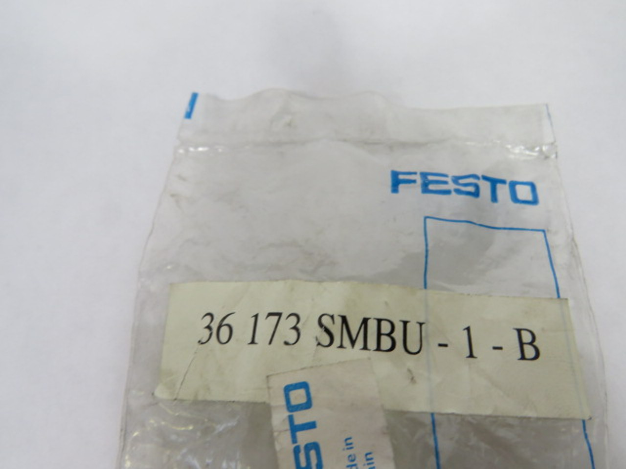 Festo 36173 SMBU-1B Mounting Kit for Cylinder Switch & Sensor ! NWB !