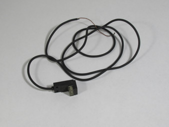 SunX GXL-15HU Photoelectric Proximity Sensor 6.4mm 12-24VDC 45” Cable ! WOW !