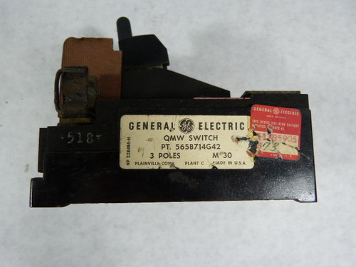 General Electric 565B714G42 Disconnect Switch 3 Pole USED