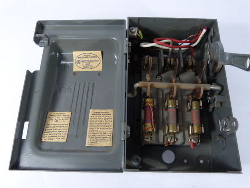 Amalgamated Electric 1231 Enclosed Switch 230AC 30amp 3HP USED