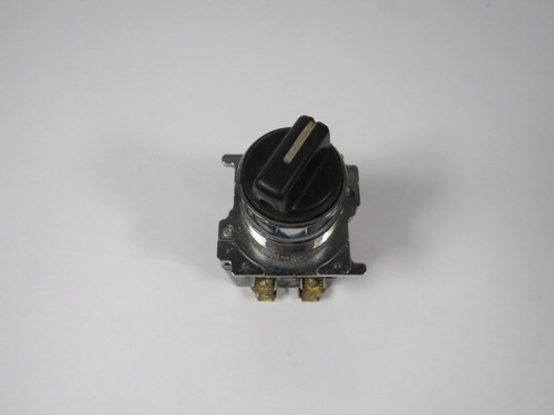 Cutler-Hammer 10250T1322 Selector Switch 3NO/1NC 3-Position CAM2 USED