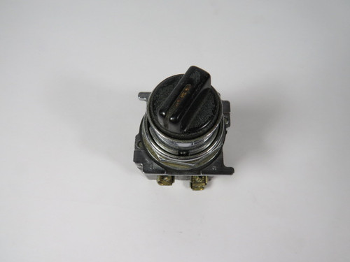 Cutler-Hammer 10250T1322 Selector Switch 2NO/1NC 3-Position CAM2 USED