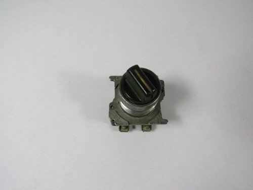 Cutler-Hammer 10250T1311 Selector Switch 2-Position 2NO CAM1 USED