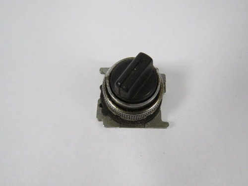 Cutler-Hammer 10250T1325 Selector Switch Operator Only 3-Position CAM5 USED