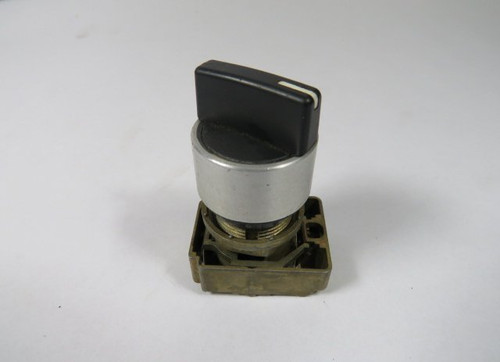 Allen-Bradley 800EM-SM22 Selector Switch w/ Mounting Latch 2-Position USED