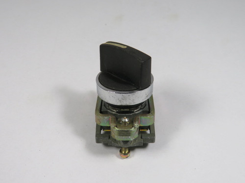 Schneider Electric ZB4-BD2 Selector Switch w/ Mounting Base 2-Position USED