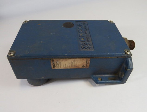 Opcon 1410B-6501 Photoelectric Sensor 115VAC 5VA 50-60HZ USED