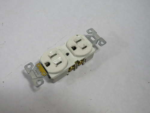 Cooper BR15W White Duplex Receptacle 15A 125V USED
