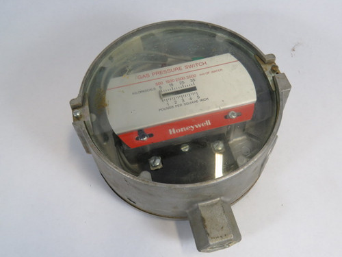 Honeywell C437E-1027 Gas Pressure Switch 1/2"NPT 5PSI 3500mm 35KP USED