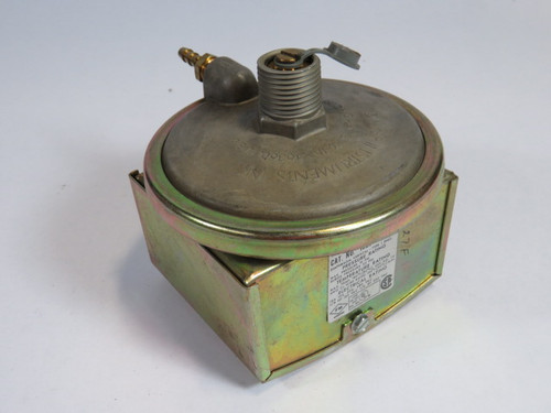 Dwyer Instruments Inc. 1823-00-1-5 Pressure Switch 10PSI USED