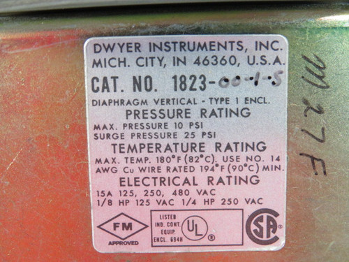 Dwyer Instruments Inc. 1823-00-1-5 Pressure Switch 10PSI USED