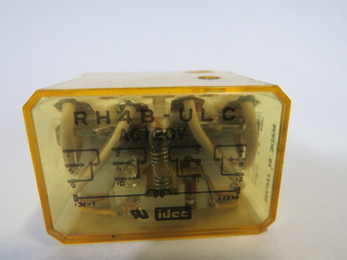 IDEC RH4B-ULC-AC120V Relay 120VAC 10A MISSING CHECK BUTTON USED