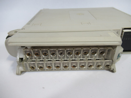 Schneider TSXDSY16T2 Output Module w/Terminals *Missing Terminal Cover* USED