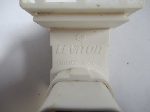 Leviton 13550-NW Slide-On Pedestal Fluorescent Lamp Holder 660W Lot of 8 USED