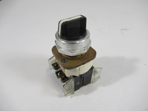 Allen-Bradley 800T-J6B 3-Position Selector Switch Series T 2NO 2NC USED