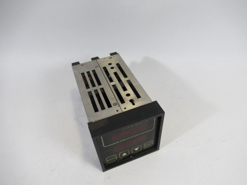 Watlow 945A-1BA2-A000 Temperature Controller 0-990DEG F 0-555DEG C USED