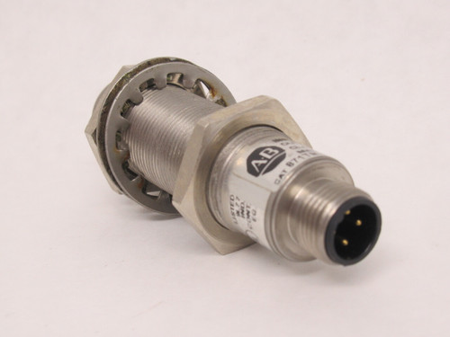 Allen-Bradley 871TM-DH5NP18-D4 Proximity Sensor 10-30VDC 200mA 5mm Range USED