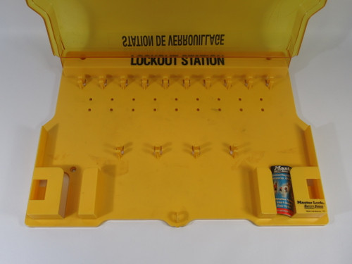 Master Lock 1483B 10-Lock Covered Padlock Station Has Cracking in Cover USED