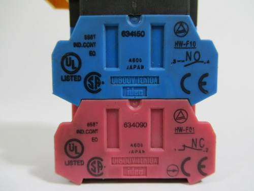 IDEC HW1S-3TF22 Selector Switch 3-Position 2NO 2NC USED