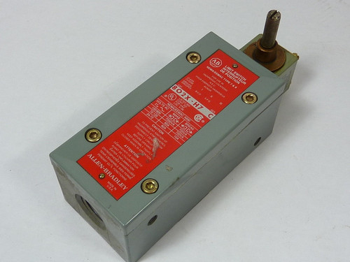 Allen-Bradley 802X-H7 Limit Switch 600VAC 10A C/W Z-21382 Operator Head USED