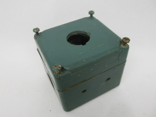 Square D 9001-KY1 Green 1 Station Push Button Enclosure USED