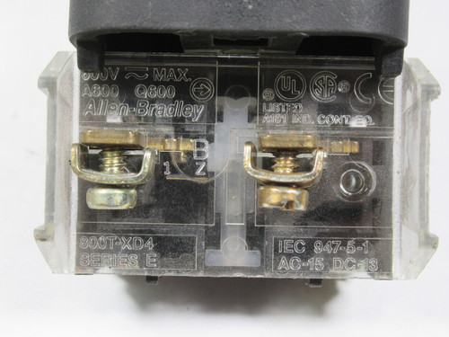 Allen-Bradley 800T-FXT6D4 Series T Push-Pull/Twist Device Red 1NCLB USED