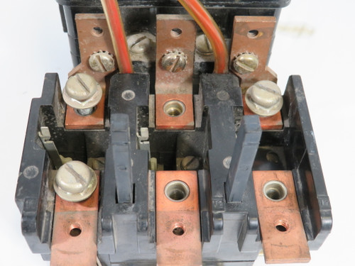 Square D 8536-SEO1-V02 Starter 3-Pole 380/460/575VAC 50HP SHELF WEAR USED