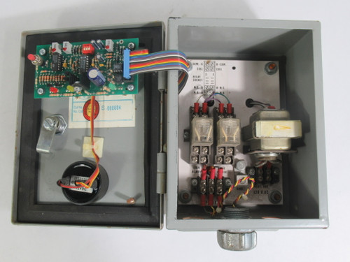 Armstrong AMC-1022-AMMONIA Ammonia Gas Monitor 120V 60Hz 20W RUST USED