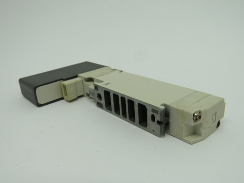 SMC VQC2A01N-5 Solenoid Valve 4-Position 3-Port 24VDC 0.15-0.7MPa RUST USED