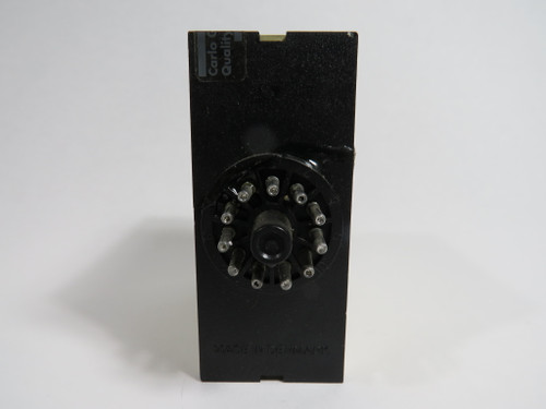 Carlo Gavazzi S110166230 Multi-Function Timer 5-100% 230V 11-Pin *Cos Dmg* USED