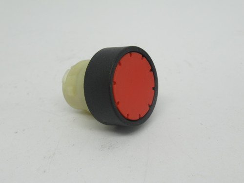 Siemens 3SB2000-0AC01 Push Button w/ Flat Actuator RED USED